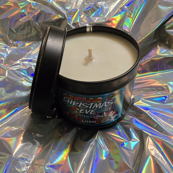 Lush Christmas Eve Candle 200g - Picture 3 of 4